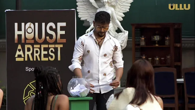 Preview of House Arrest S01E03 ULLU